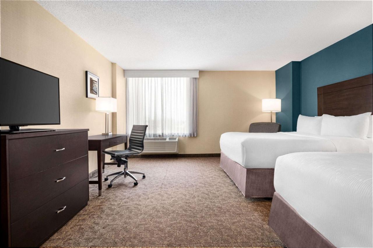 Wyndham Garden Niagara Falls Fallsview Екстер'єр фото