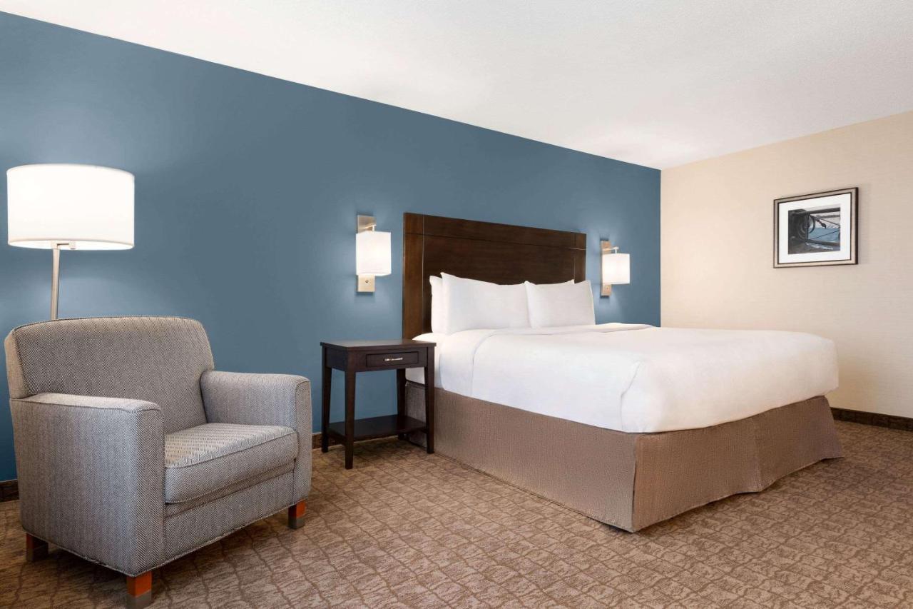 Wyndham Garden Niagara Falls Fallsview Екстер'єр фото