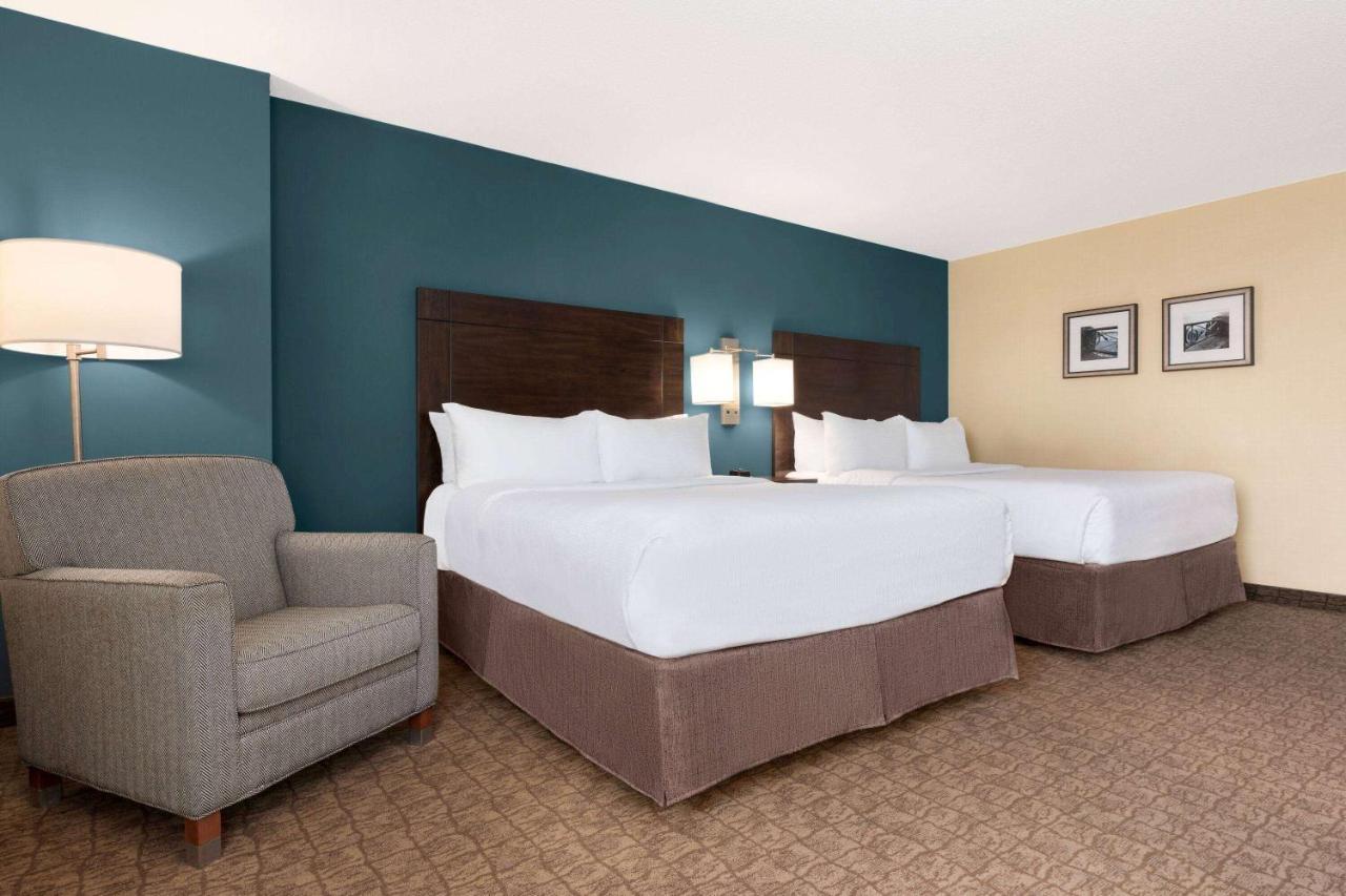 Wyndham Garden Niagara Falls Fallsview Екстер'єр фото
